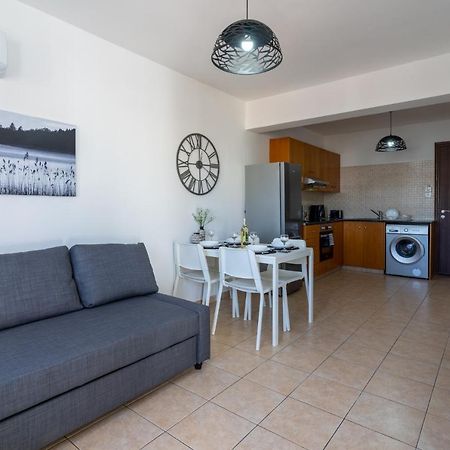 Polyn 1- Bedroom Apartment In Larnaca Luaran gambar