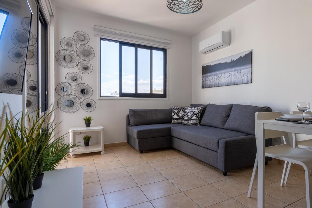 Polyn 1- Bedroom Apartment In Larnaca Luaran gambar